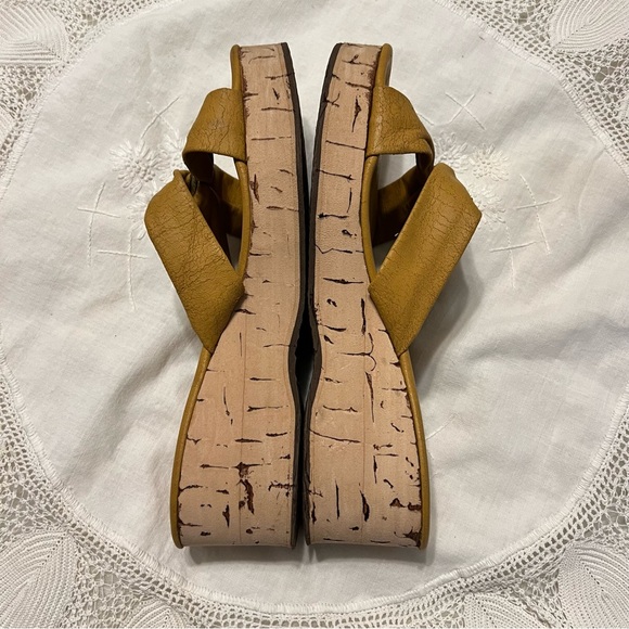 Vintage Island Slipper Wedge Sandals Shoes Made in Hawaii No Size but Approx 8 - Picture 9 of 16